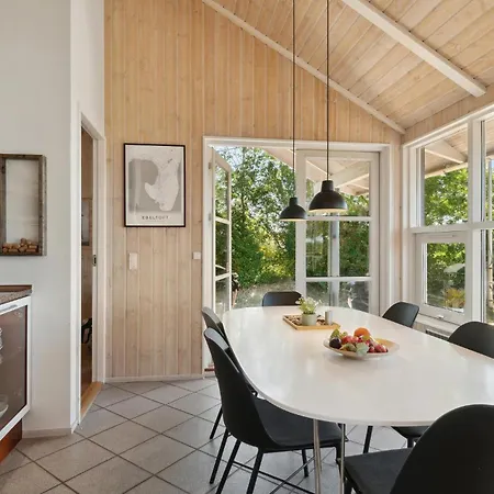 Tatil Evi Awesome Home In Ebeltoft With Wifi